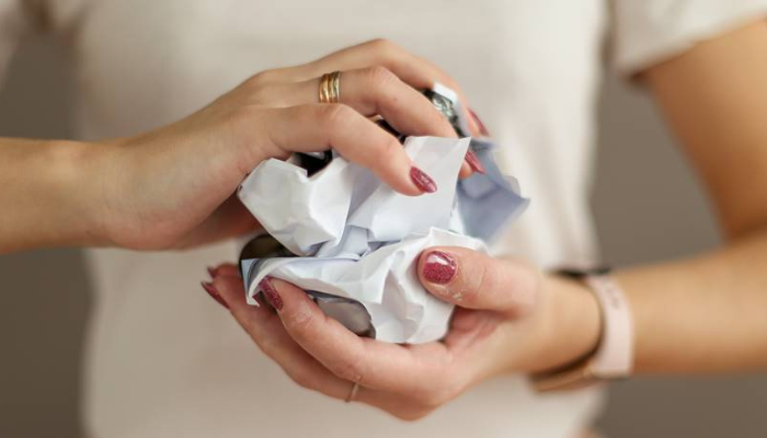 como-desamassar-papel-dinheiro Como desamassar papel ou dinheiro?