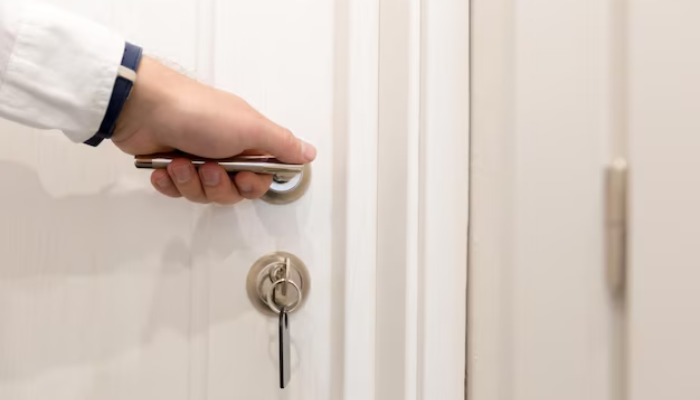 abrir-uma-porta-trancada-sem-chave Como abrir uma porta trancada sem chave?