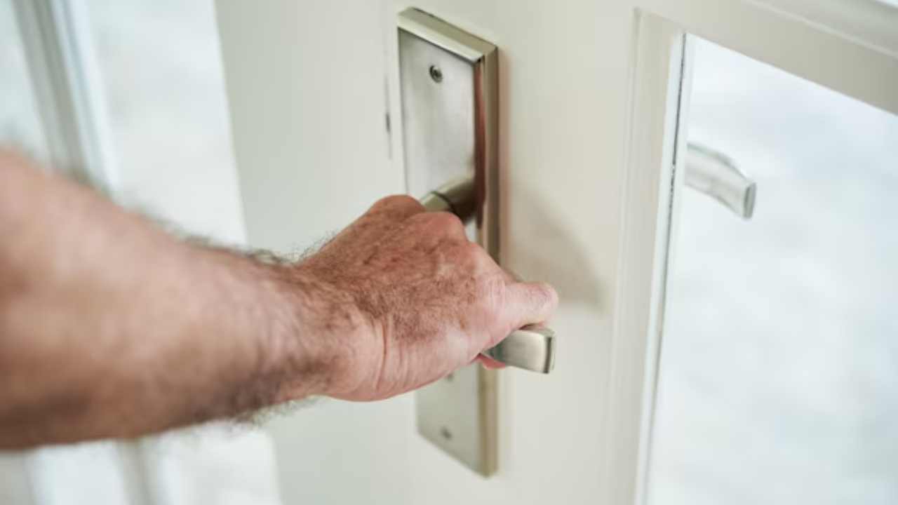 como-abrir-uma-porta-trancada-sem-chave Como abrir uma porta trancada sem chave?