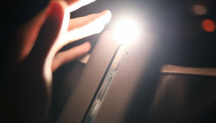 ligar-a-lanterna-do-celular-samsung-balancando Como ligar a lanterna do Celular Samsung Balançando?