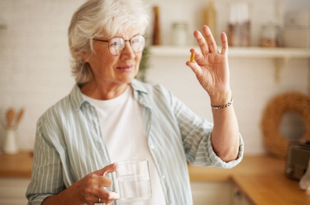 vitamina-d-idade Necessidade de vitamina D aumenta conforme a idade avança